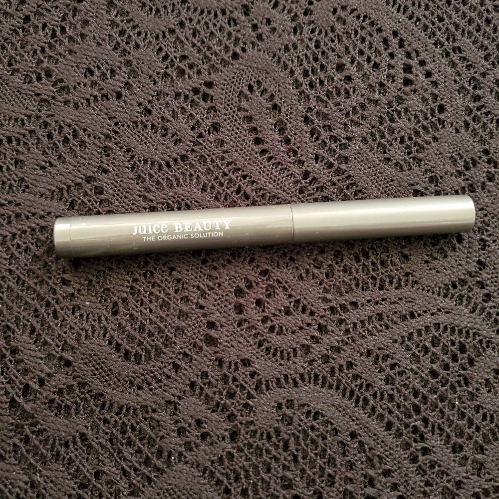 🤩3/$15! NEW Juice Beauty Cream Shadow Stick in "Cove."